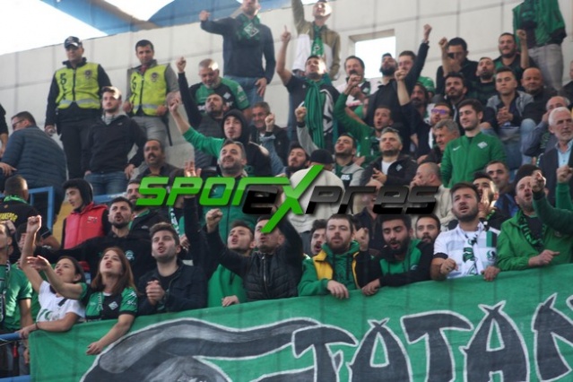 Karabükspor-Sakaryaspor maçı fotoğrafları