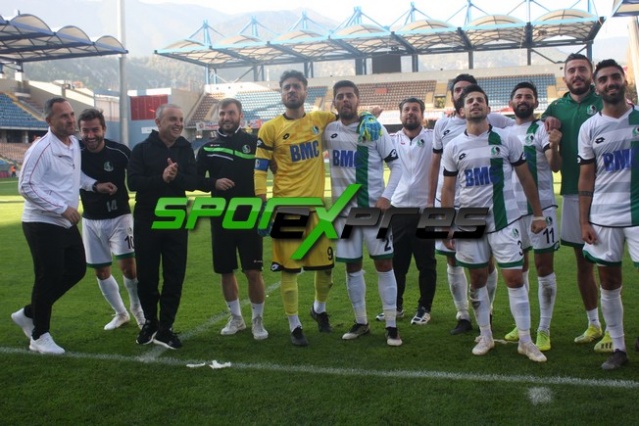 Karabükspor-Sakaryaspor maçı fotoğrafları