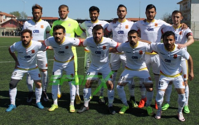Karasu Derbisi Karasuspor'un 1-0