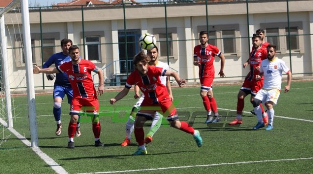 Karasu Derbisi Karasuspor'un 1-0
