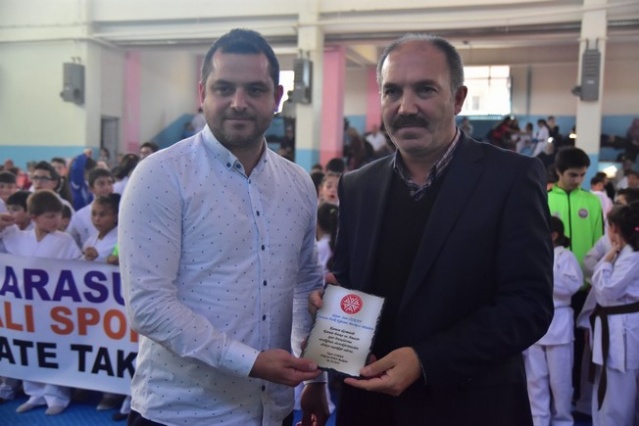 Karasu'da Karate Şöleni