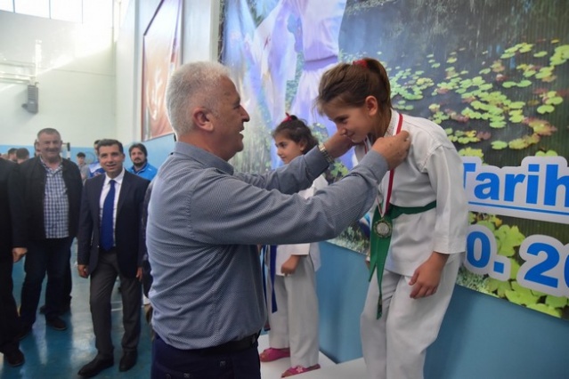 Karasu'da Karate Şöleni