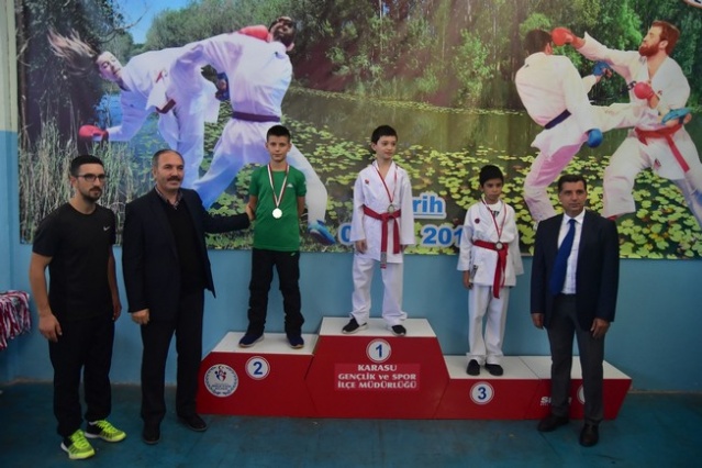 Karasu'da Karate Şöleni