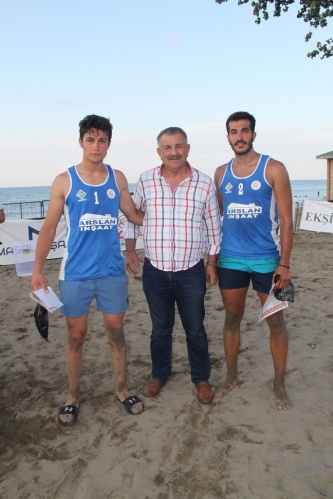 Karasu'da PLaj Voleybolu Şampiyonları belli oldu
