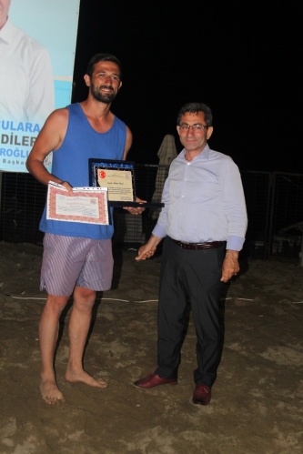 Karasu'da PLaj Voleybolu Şampiyonları belli oldu
