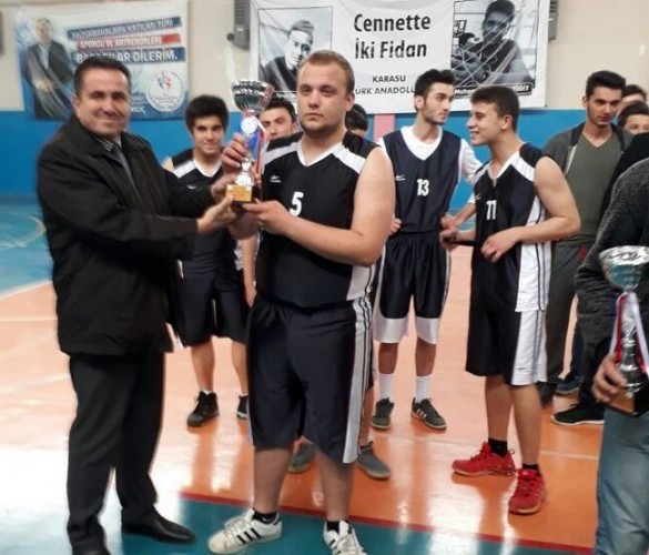 Karasu'da okul sporları finalleri sona erdi