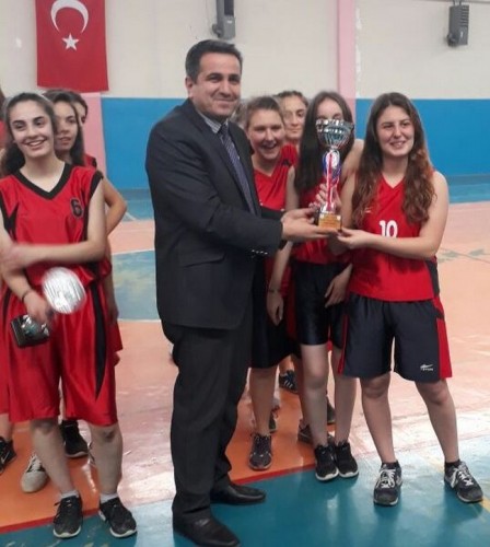 Karasu'da okul sporları finalleri sona erdi