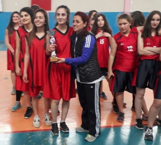 Karasu'da okul sporları finalleri sona erdi