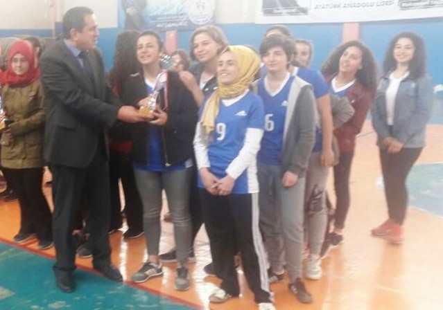 Karasu'da okul sporları finalleri sona erdi