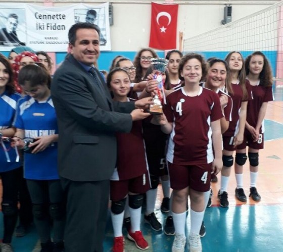 Karasu'da okul sporları finalleri sona erdi