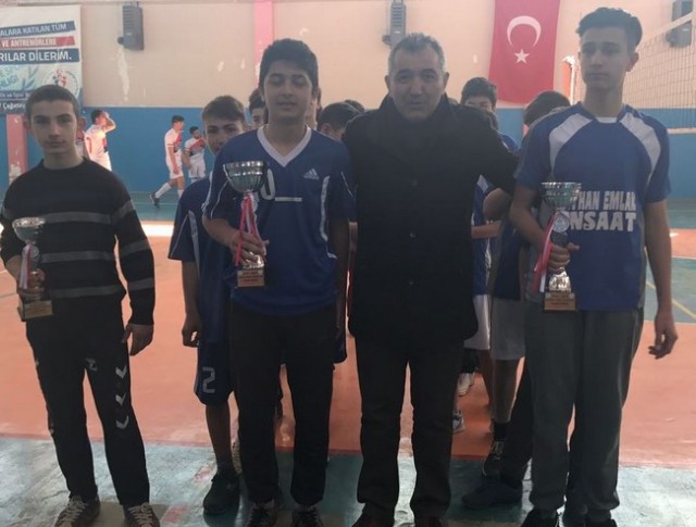 Karasu'da okul sporları finalleri sona erdi