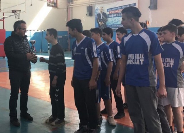 Karasu'da okul sporları finalleri sona erdi