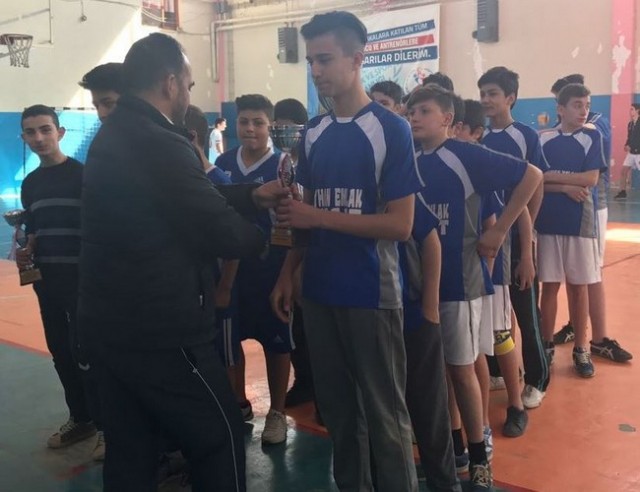 Karasu'da okul sporları finalleri sona erdi