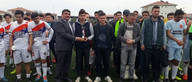Karasu'da okul sporları finalleri sona erdi
