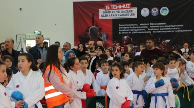 Karateciler Öğretmenler İçin Hendek’te Buluştu