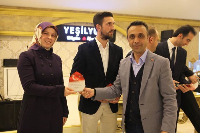 Karatede Altın Gece