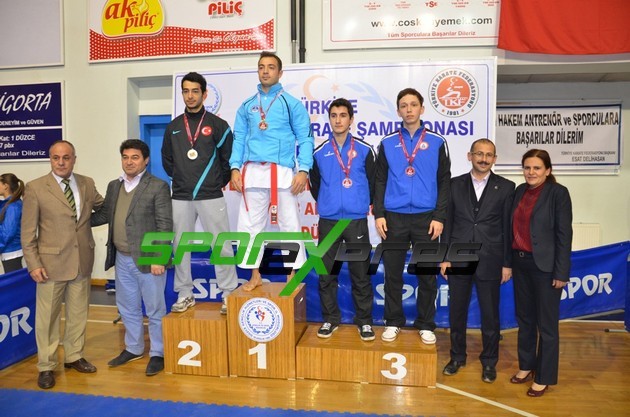 Sakaryalı karateciler şampiyon döndü