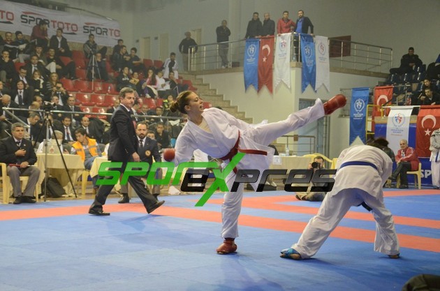Sakaryalı karateciler şampiyon döndü