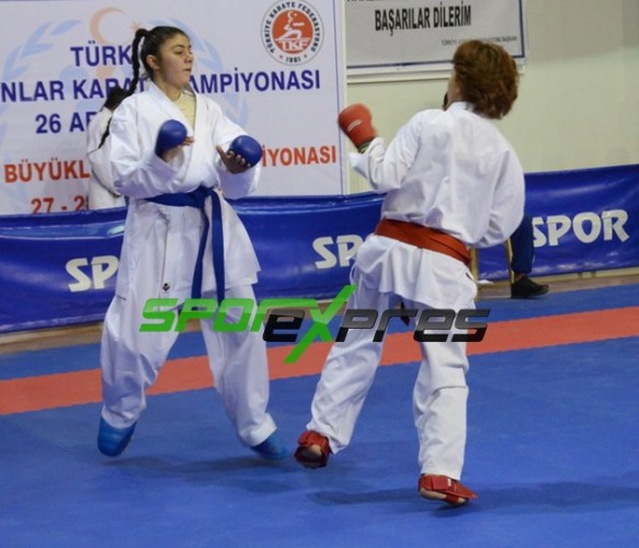 Sakaryalı karateciler şampiyon döndü