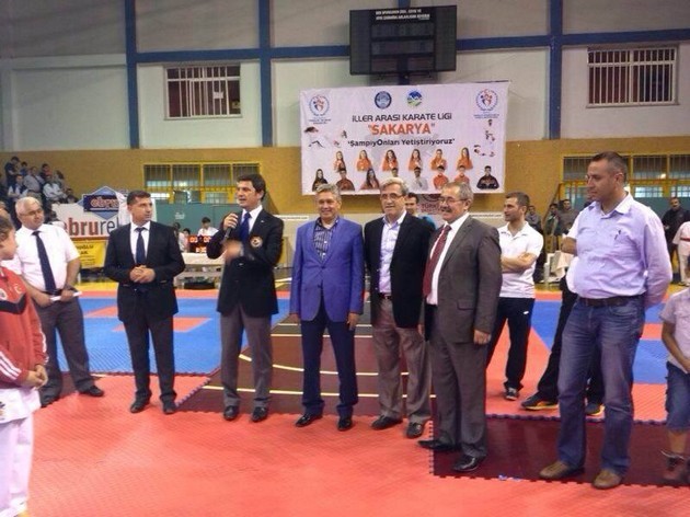 İller arası Karate finalleri Sakarya'da yapıldı