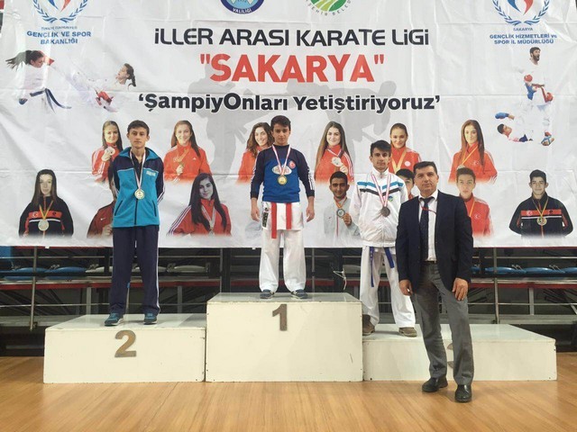 Karate Geyve’de ilk ve ortaokullarında da var.