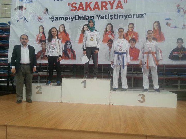 Karate Geyve’de ilk ve ortaokullarında da var.