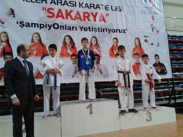 Karate Geyve’de ilk ve ortaokullarında da var.