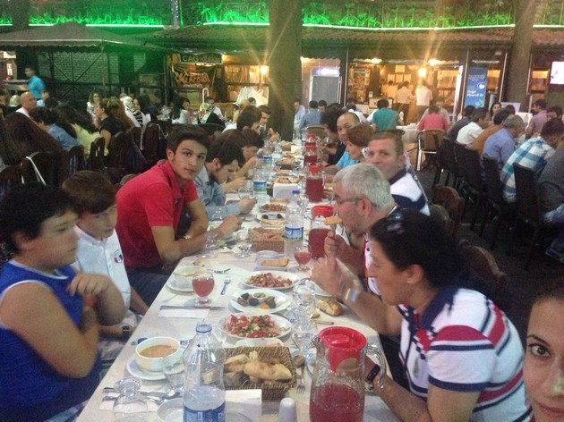 Karateciler iftarda biraraya geldi