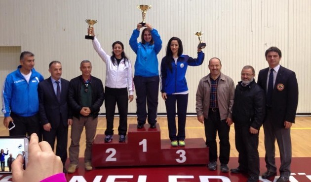 Karate İl karması yarı finalde