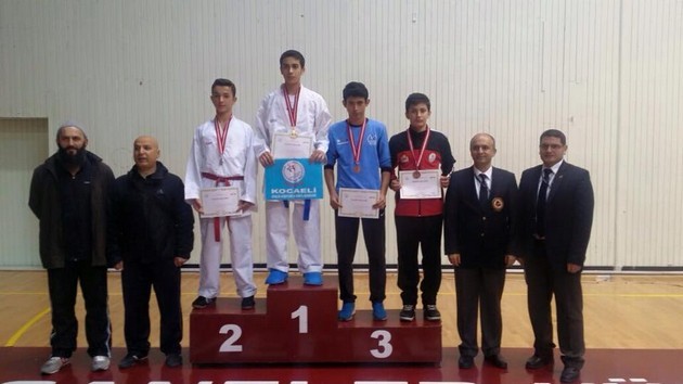 Karate İl karması yarı finalde