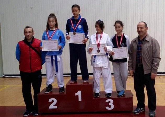 Karate İl karması yarı finalde