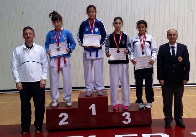Karate İl karması yarı finalde