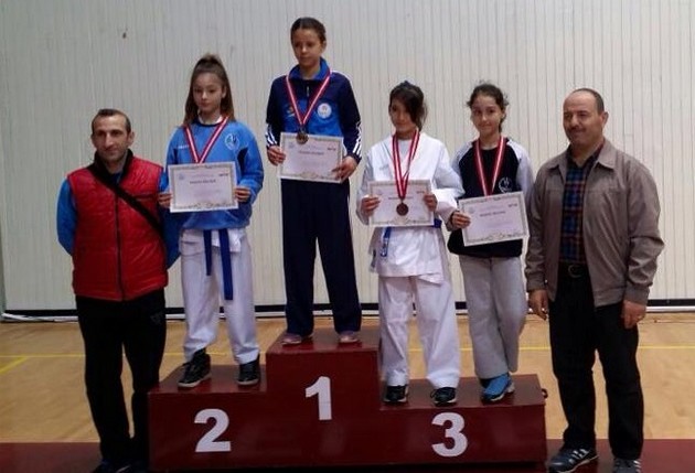 Karate İl karması yarı finalde