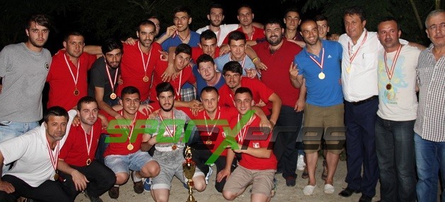 Kaynarcaspor Şampiyonluğu Kutladı