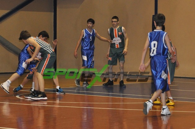 Küçük Erkekler basketbol ligi sürüyor