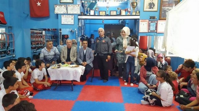 Kick Boks'ta 55 sporcu terfi etti