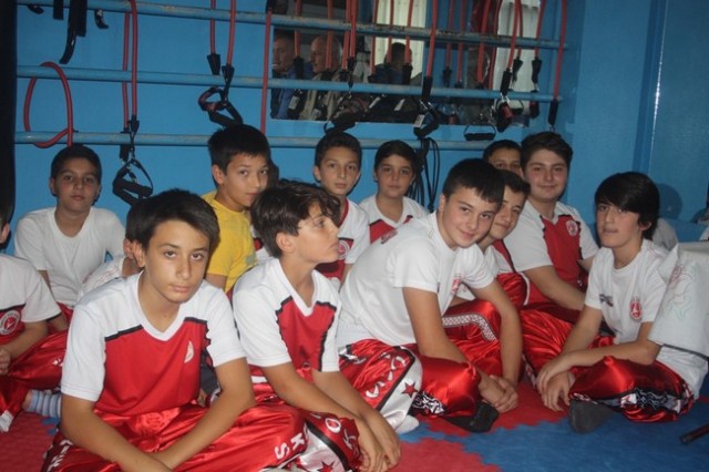 Kick Boks'ta 55 sporcu terfi etti