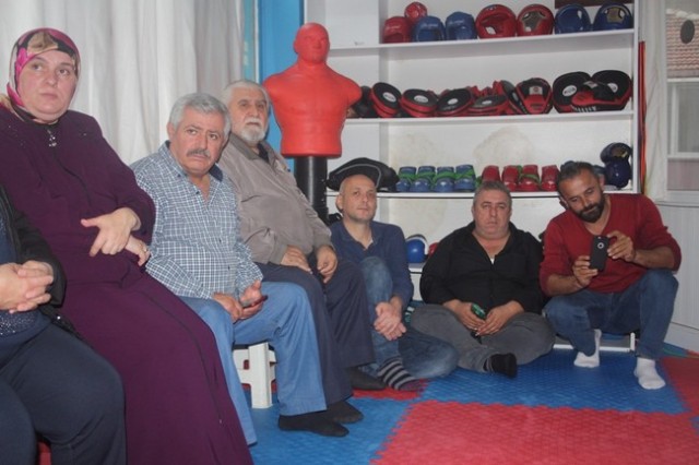 Kick Boks'ta 55 sporcu terfi etti