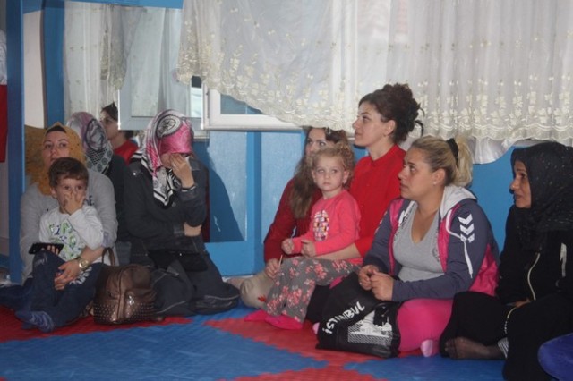 Kick Boks'ta 55 sporcu terfi etti