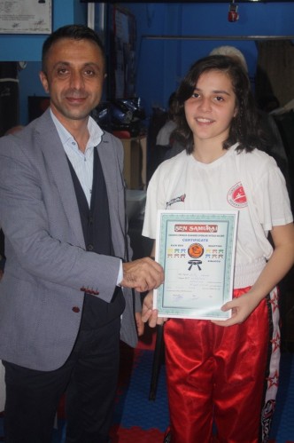 Kick Boks'ta 55 sporcu terfi etti