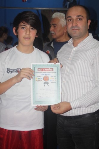Kick Boks'ta 55 sporcu terfi etti