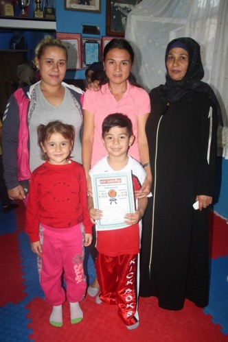 Kick Boks'ta 55 sporcu terfi etti