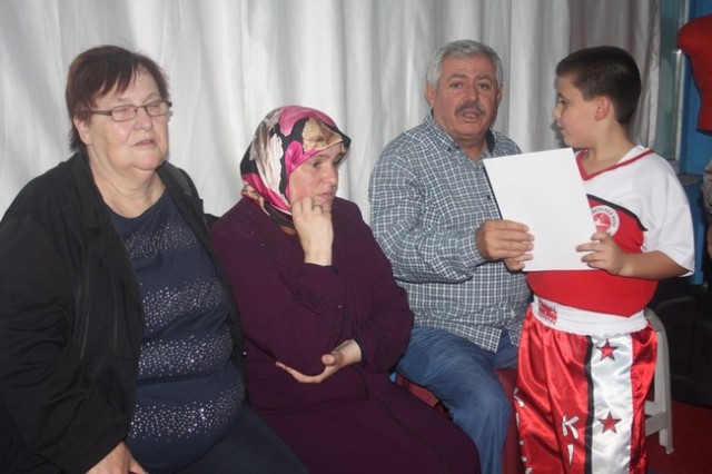 Kick Boks'ta 55 sporcu terfi etti