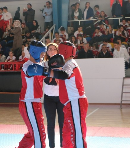 Kick Boksçular Akyazı’da madalya aradı