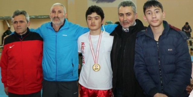 Yıldız Kickboks Şampiyonası Sona erdi.