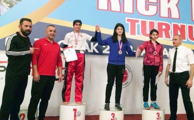 Kick Boksçular Antalya'da madalyaları topladı
