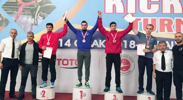 Kick Boksçular Antalya'da madalyaları topladı