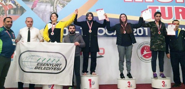 Kick Boksçular Antalya'da madalyaları topladı