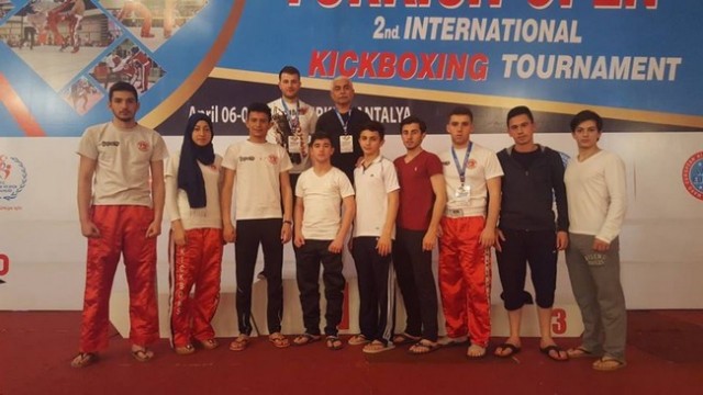 Kick Bokscular madalya ile döndü