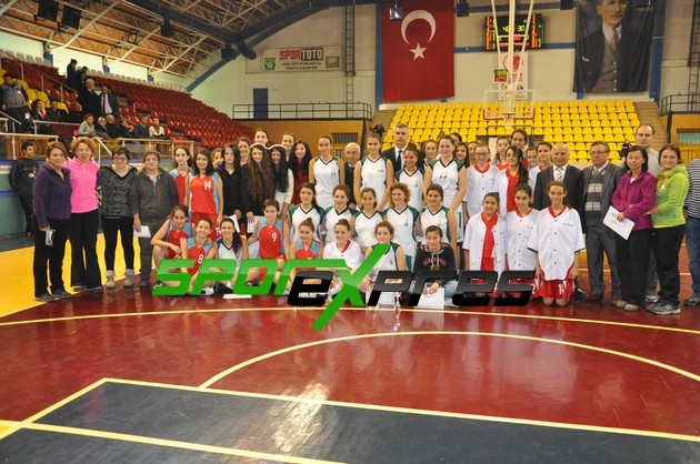 Şampiyon Sakarya Kız Meslek Lisesi